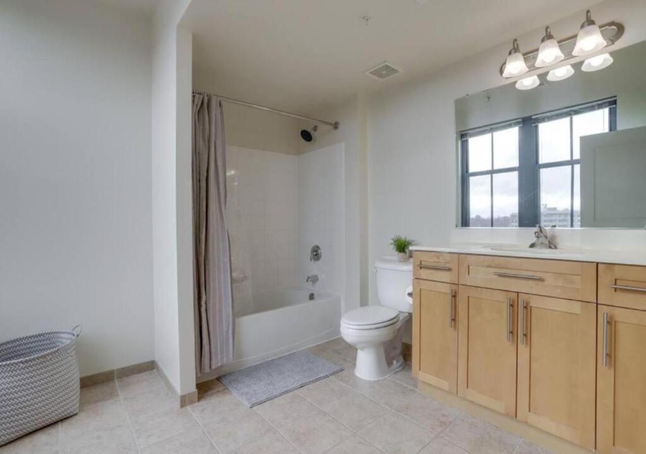 Splendid 2 Bedroom Condo At Pentagon City Арлингтон Экстерьер фото