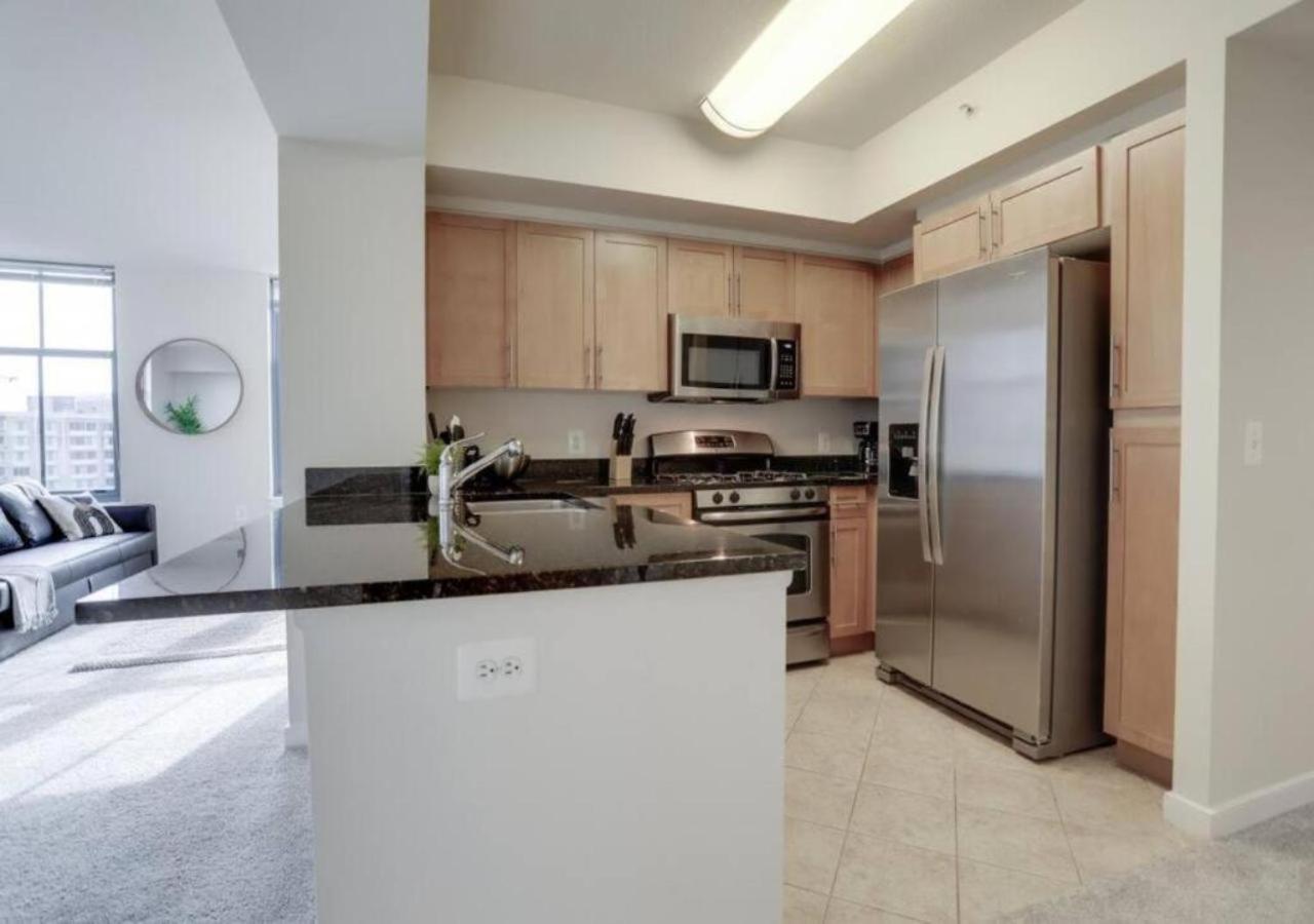 Splendid 2 Bedroom Condo At Pentagon City Арлингтон Экстерьер фото